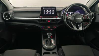 2022 KIA CERATO interior