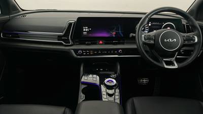 2024 KIA SPORTAGE interior