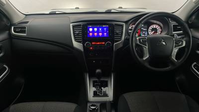 2022 Mitsubishi Triton interior