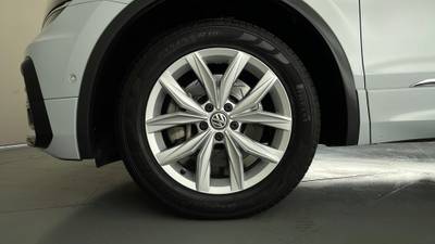 2018 VOLKSWAGEN TIGUAN gallery