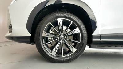 2025 MG HS SUPER HYBRID gallery