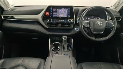 2021 TOYOTA KLUGER interior