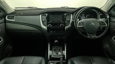 2015 MITSUBISHI TRITON interior