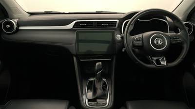 2023 MG ZST interior