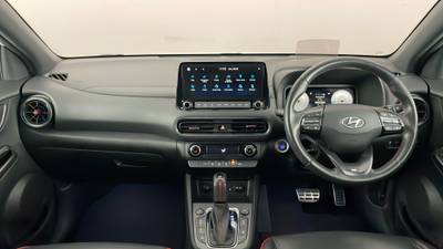 2022 HYUNDAI KONA interior