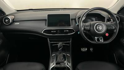 2020 MG HS interior