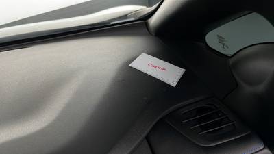 2019 NISSAN LEAF imperfections