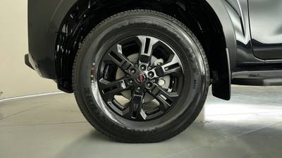 2021 NISSAN NAVARA gallery