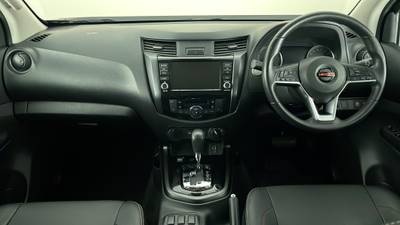 2021 NISSAN NAVARA interior