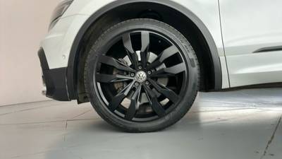 2018 VOLKSWAGEN TIGUAN gallery