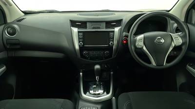 2020 NISSAN NAVARA interior