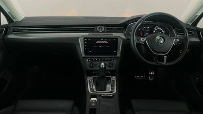 2017 VOLKSWAGEN PASSAT interior