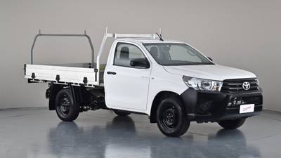 2019 TOYOTA HILUX interior