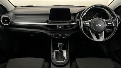 2021 KIA CERATO interior