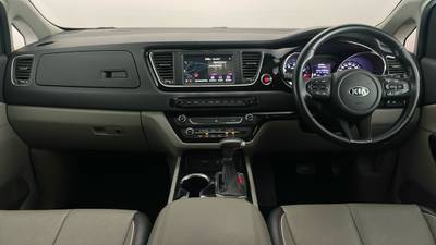 2020 Kia Carnival interior