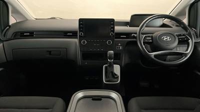 2021 HYUNDAI STARIA interior