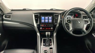 2021 MITSUBISHI PAJERO SPORT interior