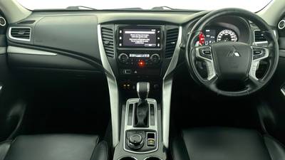 2016 MITSUBISHI PAJERO SPORT interior