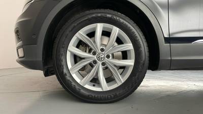 2021 VOLKSWAGEN TIGUAN gallery