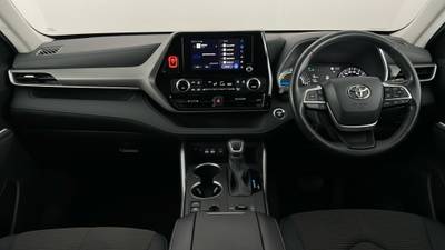 2023 TOYOTA KLUGER interior