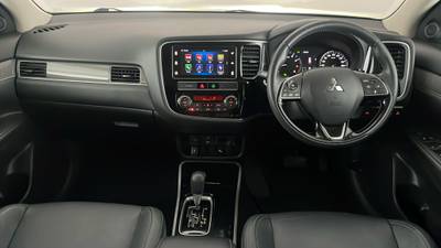 2018 MITSUBISHI OUTLANDER interior