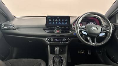 2021 HYUNDAI i30 interior