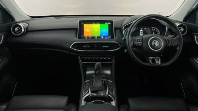2023 MG HS interior