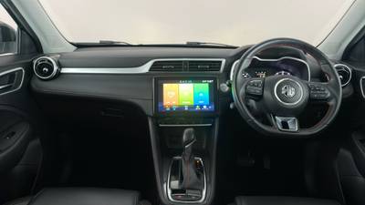2022 MG ZST interior