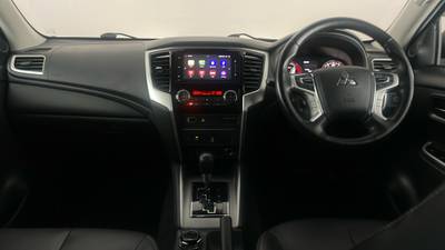 2022 MITSUBISHI TRITON interior
