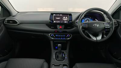 2023 HYUNDAI I30 interior