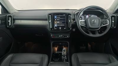 2019 Volvo XC40 interior