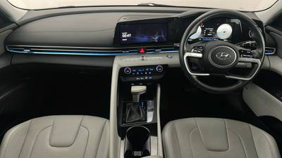2021 Hyundai i30 interior