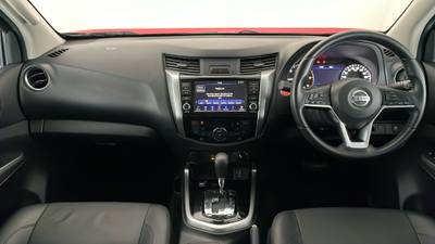 2021 NISSAN NAVARA interior