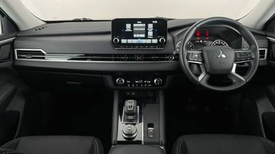 2023 MITSUBISHI OUTLANDER interior