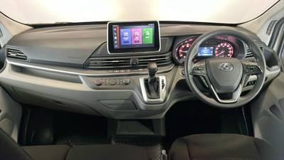 2023 LDV DELIVER 9 interior