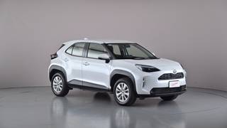 2024 TOYOTA YARIS CROSS