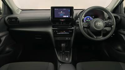 2024 TOYOTA YARIS CROSS interior