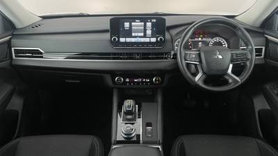 2022 Mitsubishi Outlander interior