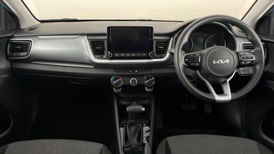 2022 KIA STONIC interior