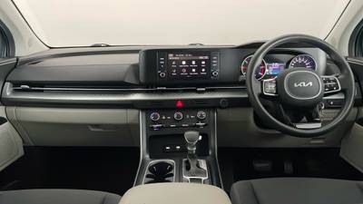 2022 KIA CARNIVAL interior