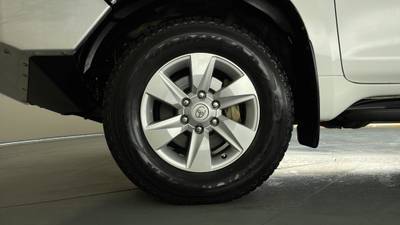 2019 TOYOTA LANDCRUISER PRADO gallery