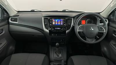2018 MITSUBISHI TRITON interior