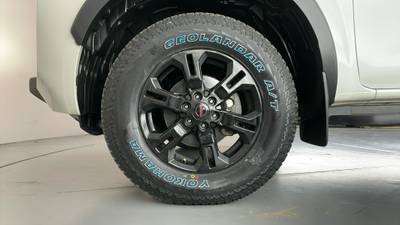 2021 NISSAN NAVARA gallery