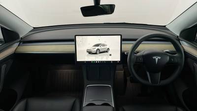 2023 TESLA MODEL Y interior