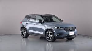 2021 VOLVO XC40