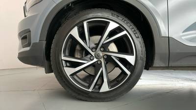 2021 VOLVO XC40 gallery