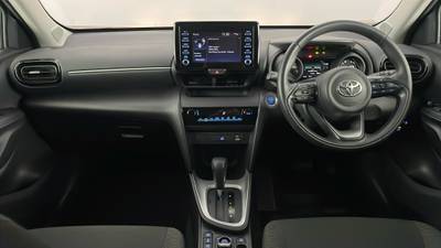 2021 TOYOTA YARIS CROSS interior