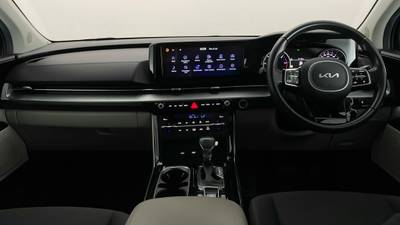 2022 KIA CARNIVAL interior