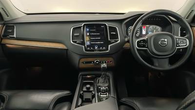 2018 VOLVO XC90 interior