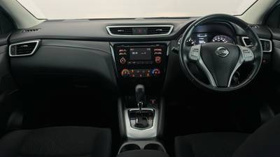 2017 NISSAN QASHQAI interior